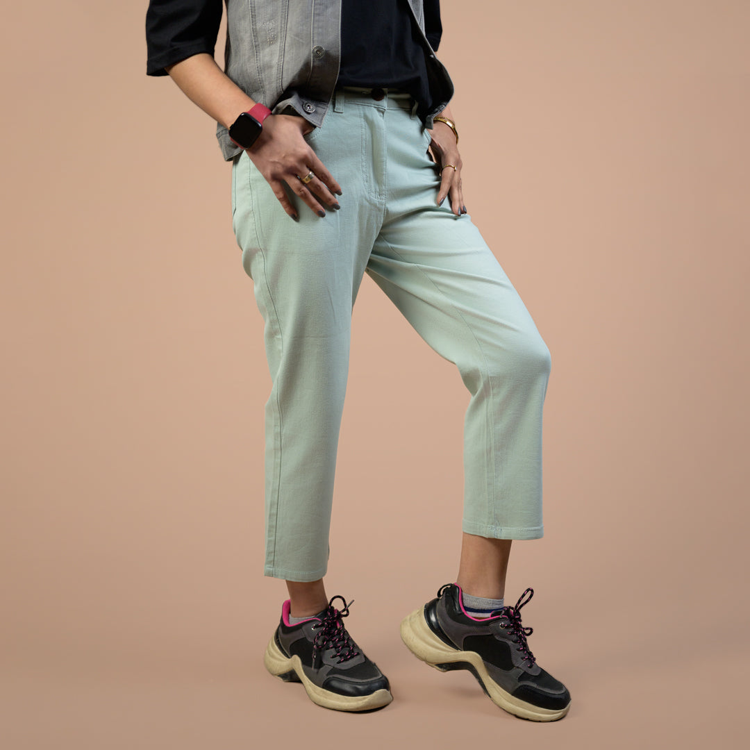 REGULAR FIT | STRETCHABLE DENIM CAPRI FOR WOMEN | 5 POCKET STYLE