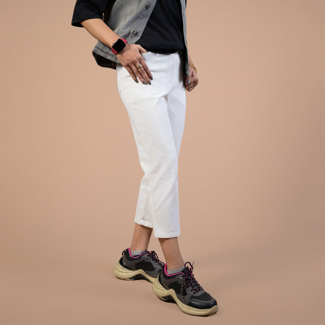 REGULAR FIT | STRETCHABLE DENIM CAPRI FOR WOMEN | 5 POCKET STYLE